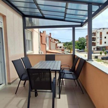 Apartment Dubravka Near The Sandy Beach Medulin Exterior foto