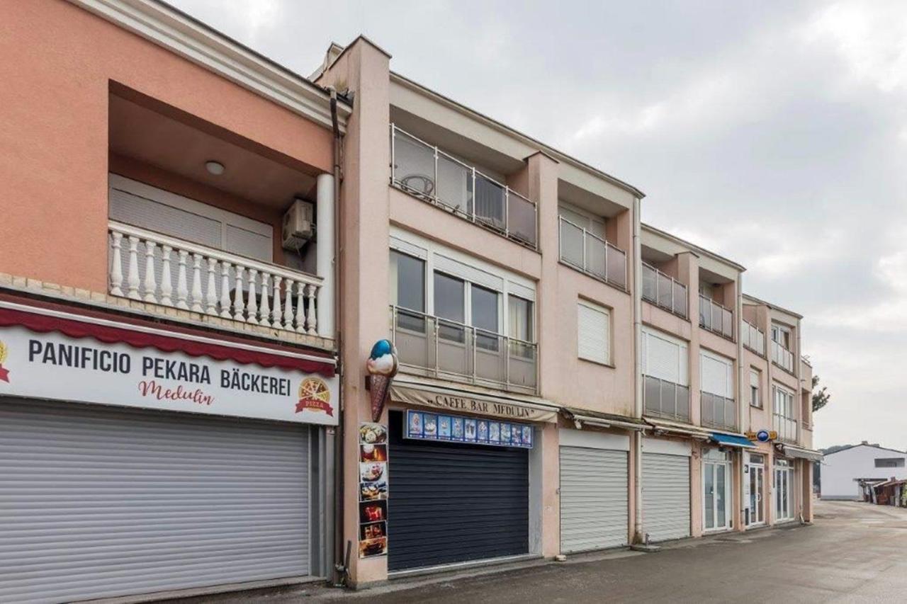 Apartment Dubravka Near The Sandy Beach Medulin Exterior foto